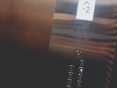 -五彩世界生活广场停车场(五彩世界店)