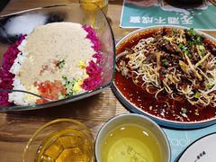 -临界音乐酒馆·小龙虾·江湖菜(华熙LIVE·鱼洞店)
