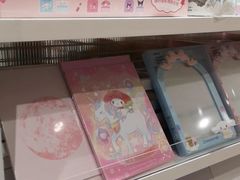 -名创优品(北京新中关购物中心地铁层店)