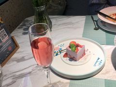 草莓外交官-蜜桃花开·中西融合菜E&W(南长街店)