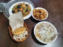 -金卯白肉罩火烧