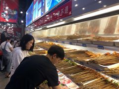 自助取餐区-钢管厂歆瑞源油卤串串香(春熙路太古里店)