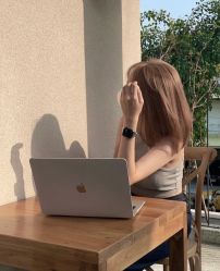 -变画·发型STUDIO