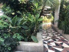 -红栌温泉山庄生态美食餐厅