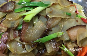Dried Potato Slices Braised with Preserved Pork