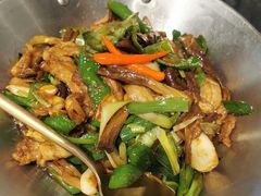鹿茸菌小炒肉-渔语鱼新川菜Bistro(万象天地店)