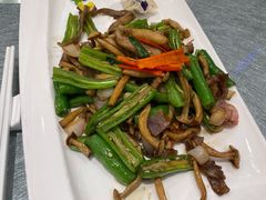 鸡枞菌炒猪颈肉-汤记传菜(秀浦路店)