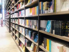 -钟书阁(群光广场店)