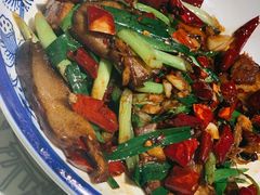 大蒜炒腊肉-井水小厨·湘菜(活力广场店)