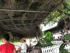 -侯臣咖啡文化村