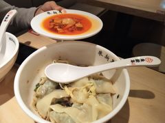 红汤荠菜肉拌馄饨-朱新年·苏式汤团·面点(北寺塔店)