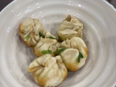 特色葱煎包-赵宝美煎包店