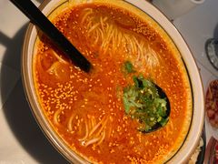 四川担担面-翡翠拉面小笼包(岭南新天地店)