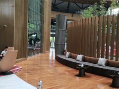 -上海滴水湖皇冠假日酒店