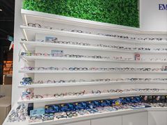 -美式眼镜·授权蔡司.依视路.尼康.豪雅.明月(南翔印象城店)