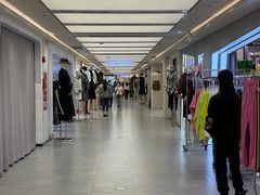 -广州白马服装市场