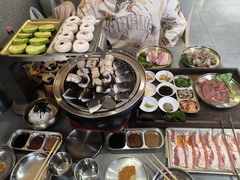 -围炉肉舍•炭烤活鳗•丹东海鲜烤肉(步行街店)