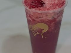 冰山杨梅桃-喜茶(北京五棵松华熙店)