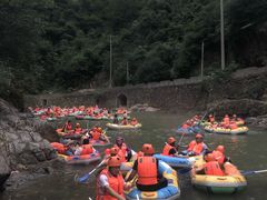 -安吉龙王山峡谷漂流