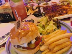 -鲨鱼美式餐厅酒吧Sharky