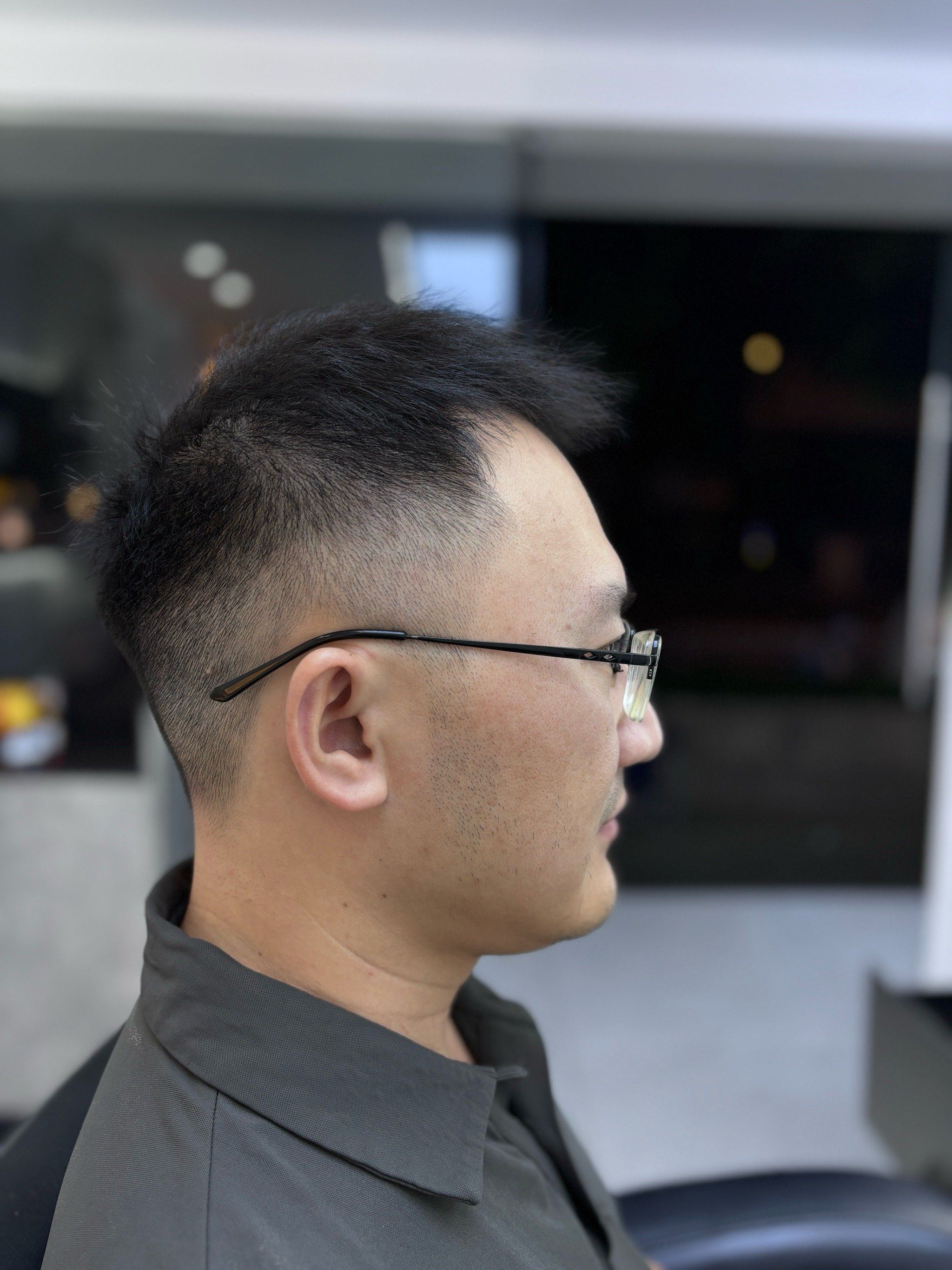 头发稀少帅哥标配