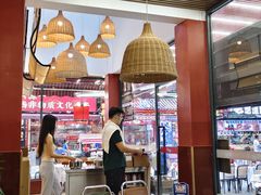 -刘姐啤酒鱼民族演艺餐厅(西街总店)