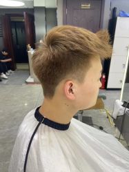 -藤野造型烫发染发