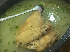 白果炖鸡汤-刘土鸡家常菜