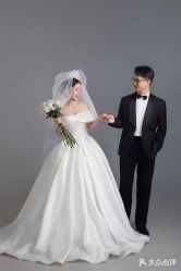 -Mu慕婚纱摄影·超级工作室