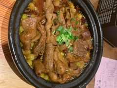 豌豆烧肥肠-老砂锅(城北店)