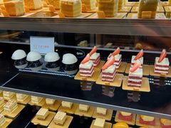 -半岛翡丽海鲜自助餐厅(观风亭店)