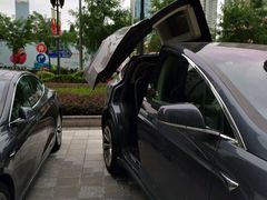 -TESLA 特斯拉(上海太古汇体验店)