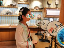 -一揽芳华汉服旗袍体验馆(拙政园店)