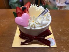 清甜白桃果茸生日蛋糕-花花卷卷·鲜食蛋糕(静安久光百货店)