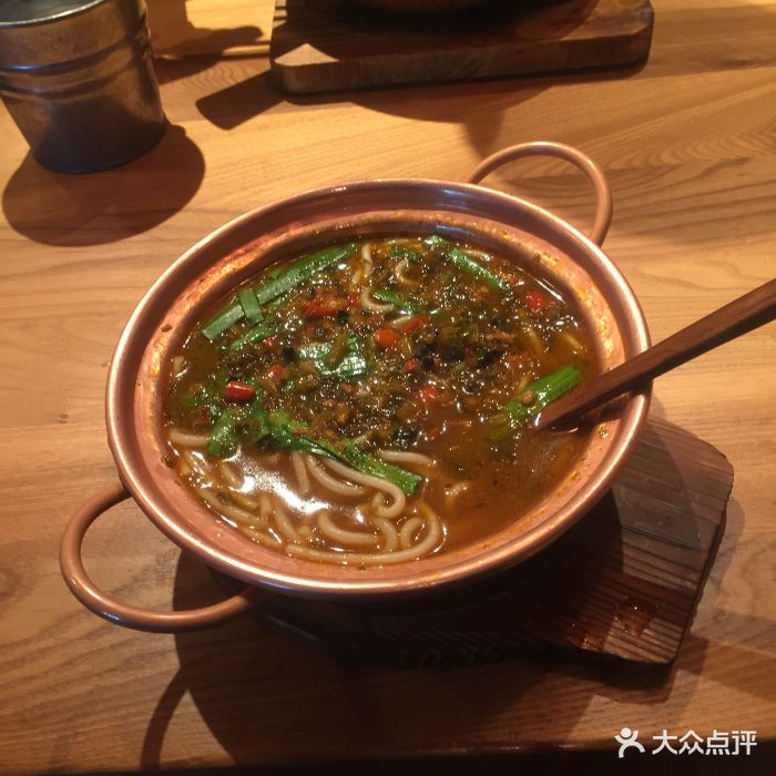 刀小蛮半只鸡云南米线(中关村当代商城店)铜锅米线图片 - 第1张