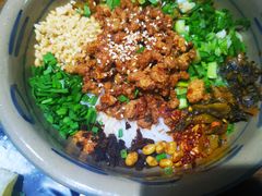焖肉米线-云上千禾(水上店)