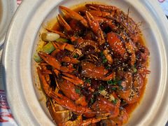 -肥肥虾庄·金牌油焖大虾(汉街SKP店)
