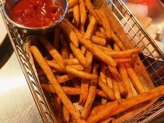 -BHC炸鸡(明洞总店)