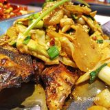 一鱼两吃｜这家烤鱼店都把我香迷糊了[呲牙]