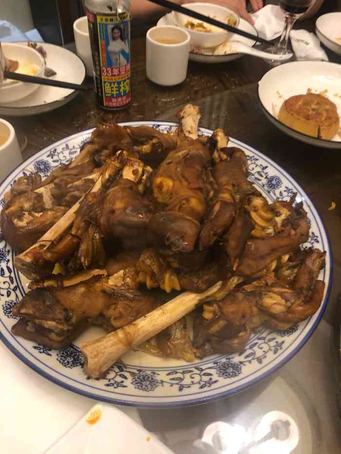 西北楼手抓-"这家店看着生意非常好,索性带老婆孩子进去.