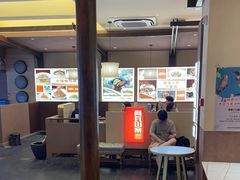 -阿瓦山寨·湘菜现炒·剁椒鱼头王(咸阳总店)