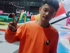 -嘿哟动霸CHUA·新潮玩运动娱乐中心·蹦床滑冰团建乐园