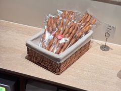 -VERIE BAKEHOUSE