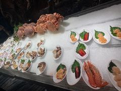 -雍容荟帝王蟹活龙虾展台自助(IFS黑金店)