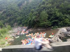 -安吉龙王山峡谷漂流