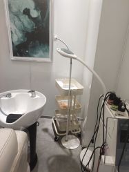 -LESSMORE科技头皮理容中心