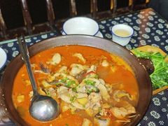 -临江餐馆二楼美食部落