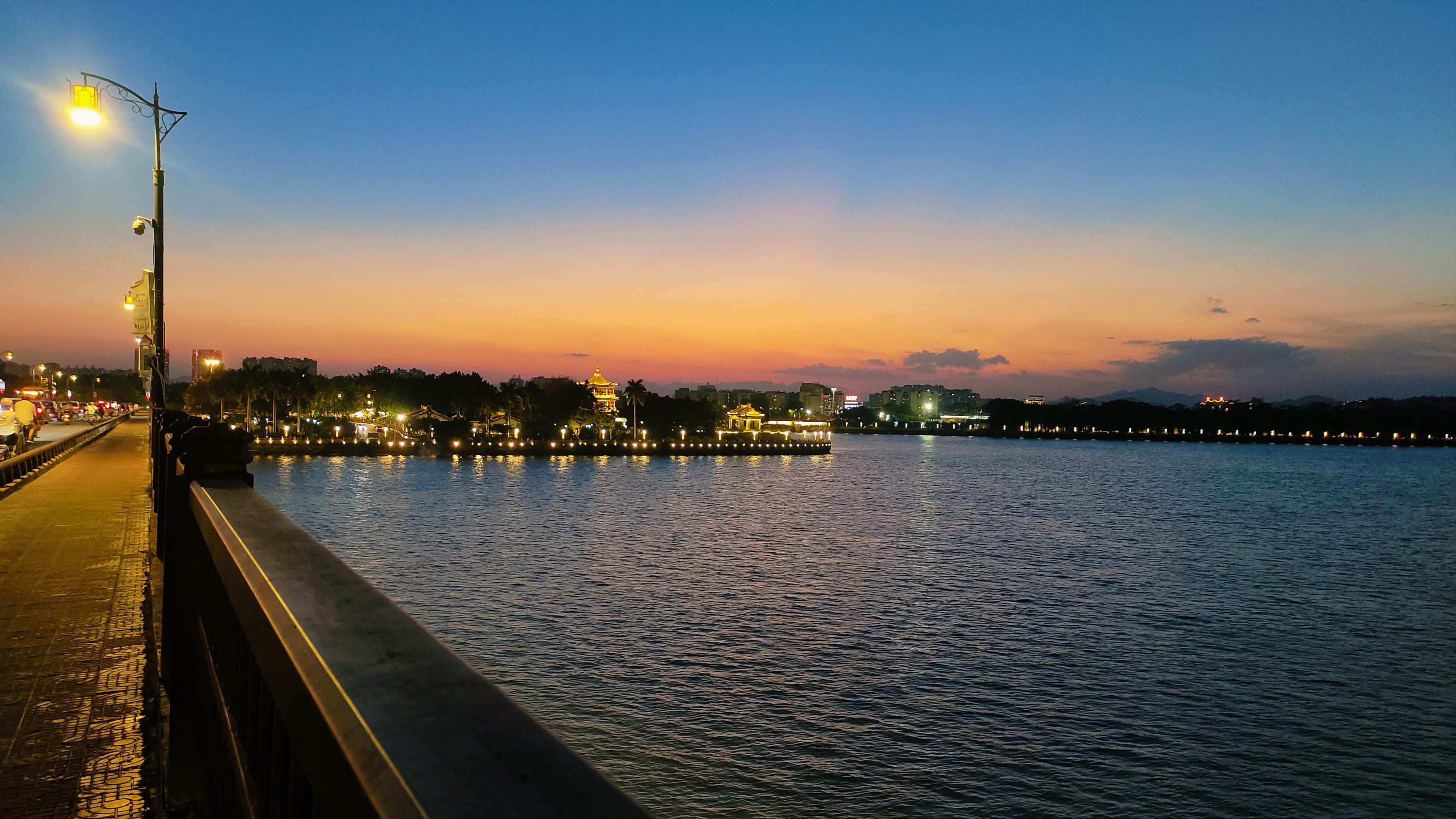 广济桥傍晚美景不容错过