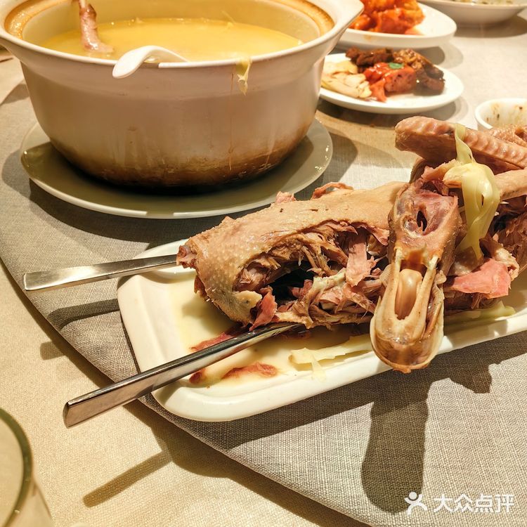 场中路的美食传奇