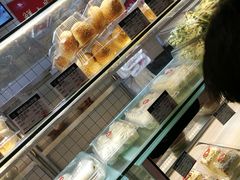 -白玉兰食品甜凤店(合生汇店)